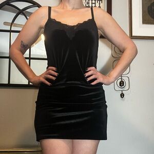 love...ady Black Velvet Midi Dress